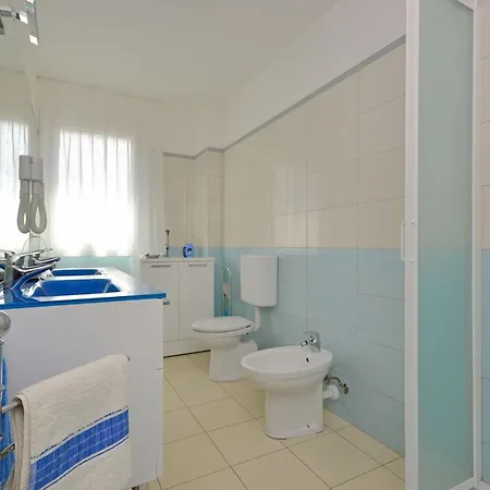 شقة Seaside Flat With Spacious Balcony لينانو سابيادورو