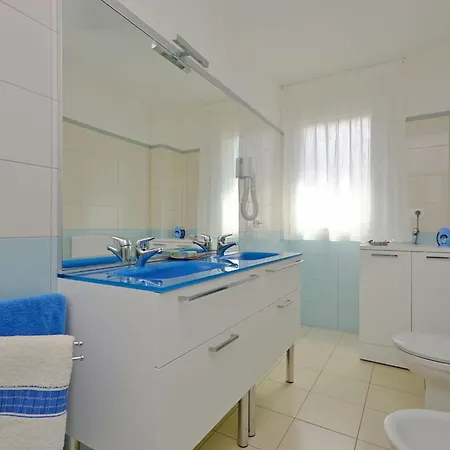 Seaside Flat With Spacious Balcony Апартаменты Линьяно-Саббьядоро