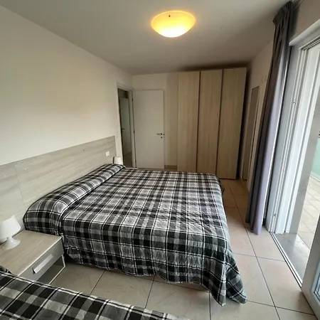 شقة Seaside Flat With Spacious Balcony