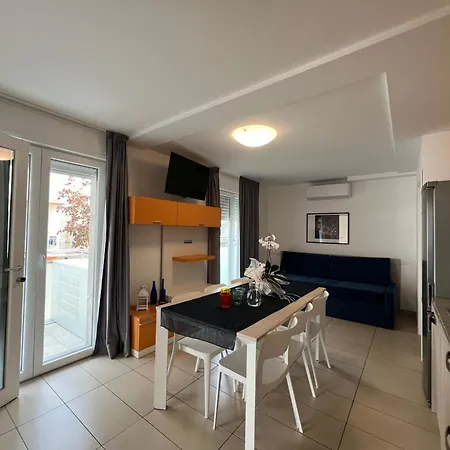 Seaside Flat With Spacious Balcony لينانو سابيادورو