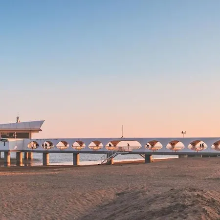 شقة Seaside Flat With Spacious Balcony لينانو سابيادورو
